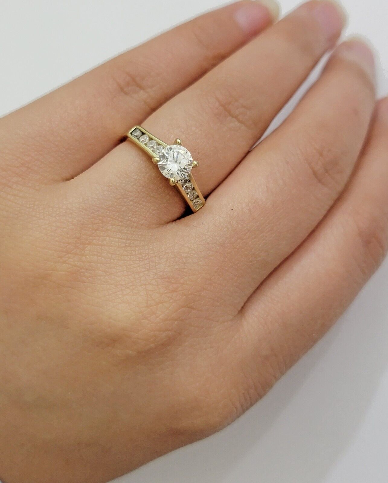 ❤️ 10k Size 7 store Beautiful Solid Yellow Gold Genuine Diamond Ring!