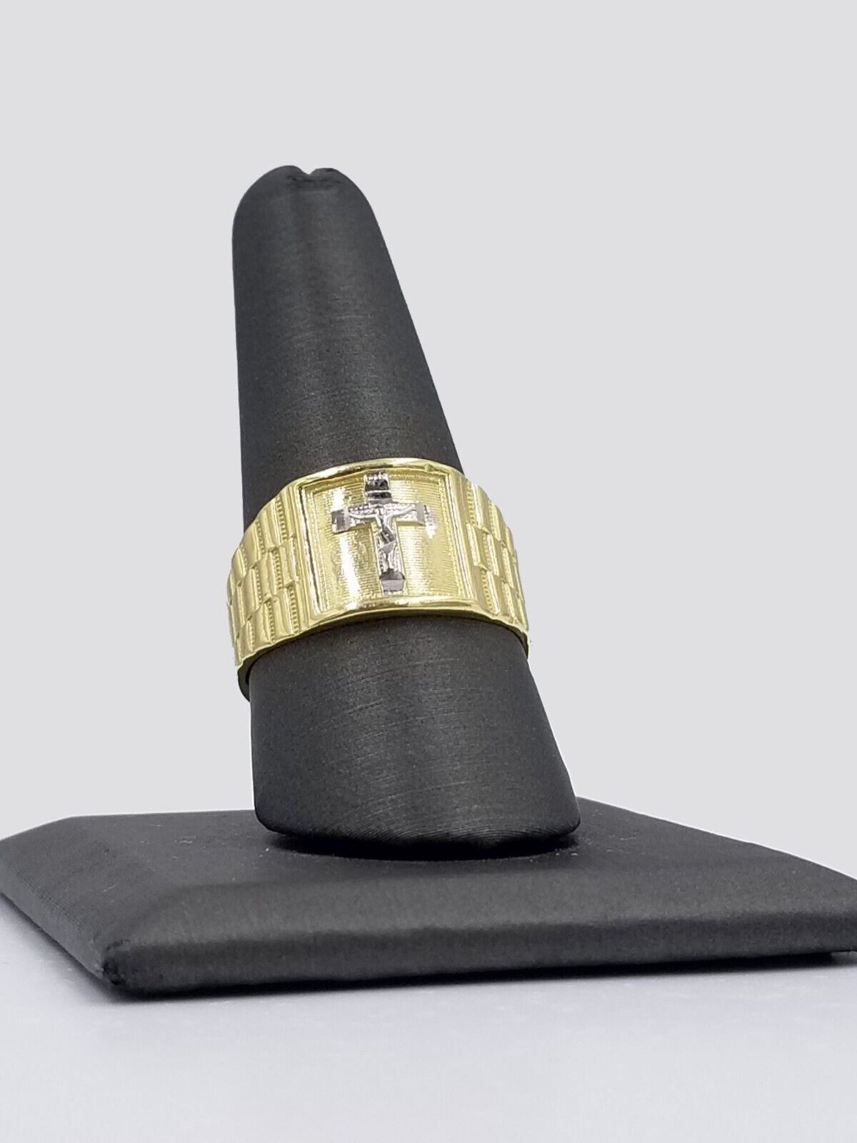 Real 10k Gold Men's Ring Cross size 10. 5 Yellow Gold Male Casual Pinky Band